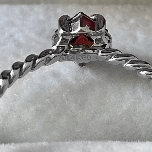 Garnet Ring 14k White Gold size 7 - Picture 5 of 5